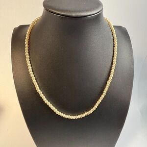 Vintage Pearl Necklace Single Strand 14 inch Elegant